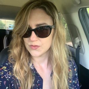 Meet your Posher, Kendra